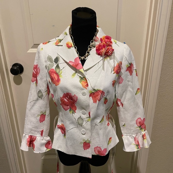 Teri Jon Jackets & Blazers - Floral Women's Cropped Blazer